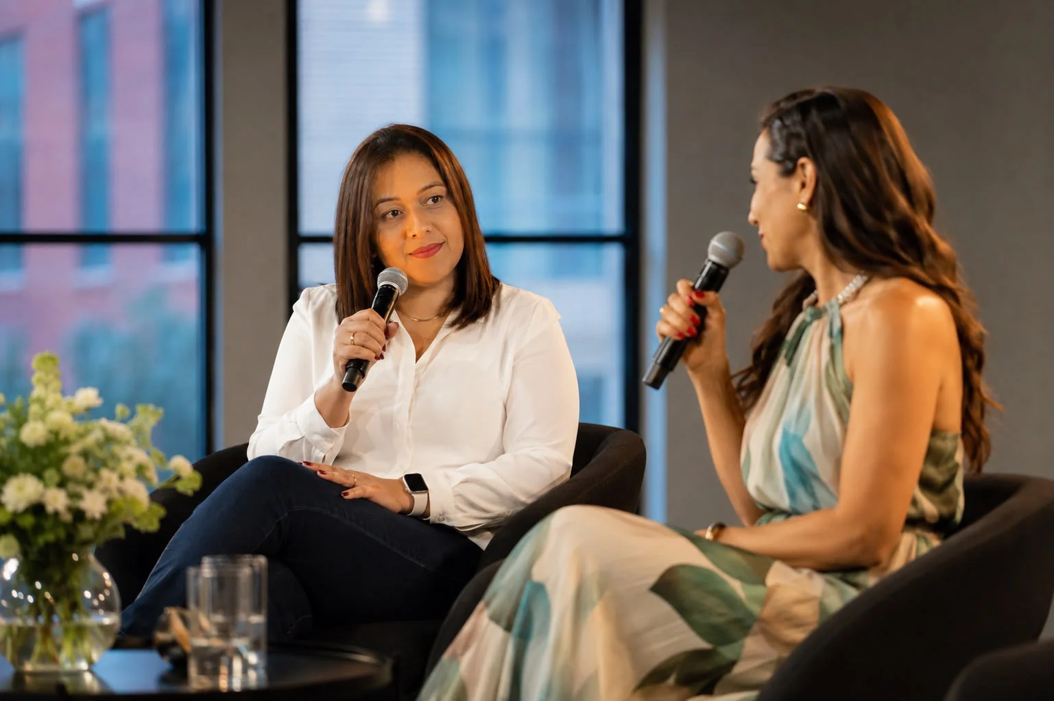 Bianca Zapponi e Karla Karolina em conversa durante evento do Instituto PAR